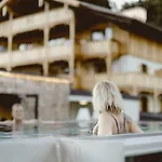 Anna Am Otel