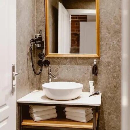 Anna Am Hotel 3*